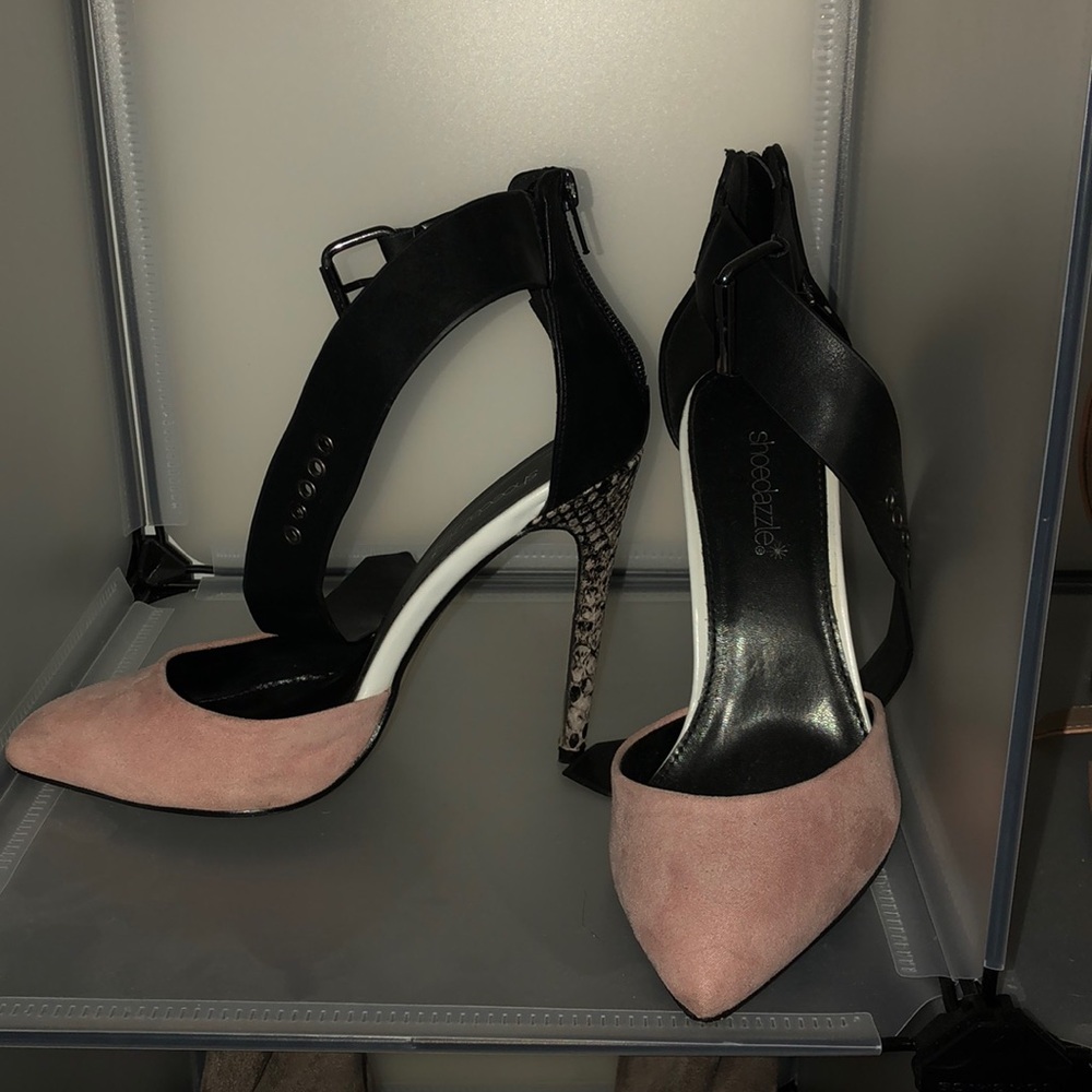 High heeled pink, print heeled shoes.